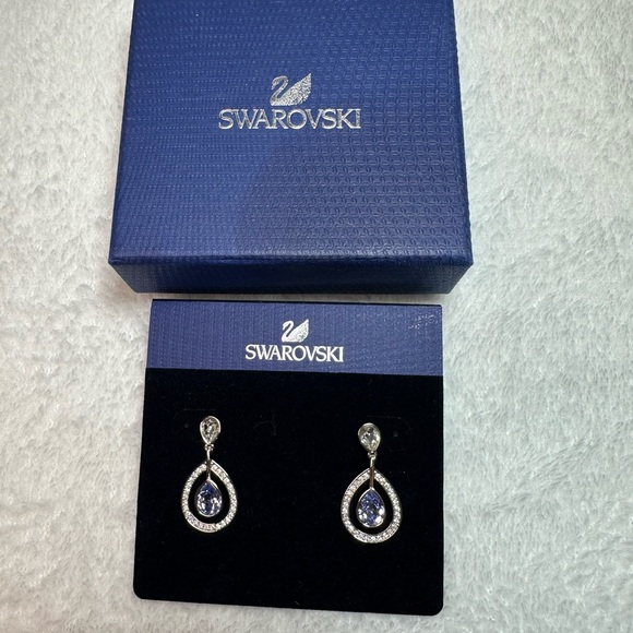 ✨ BRAND NEW SWAROVSKI Teardrop Blue Crystal Earrings + Necklace Set ✨